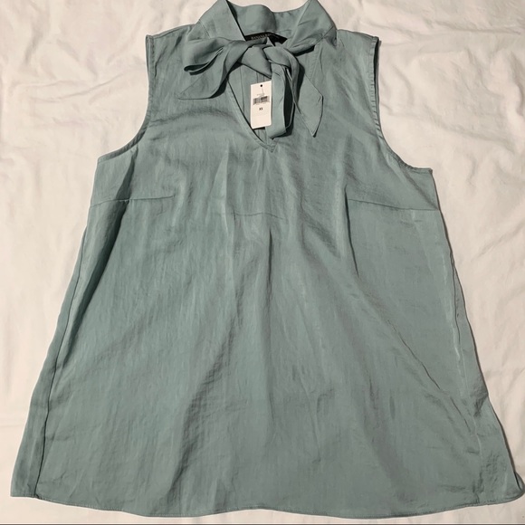 NWT! Banana Republic Sleeveless Tie-Collar Top - Picture 1 of 10